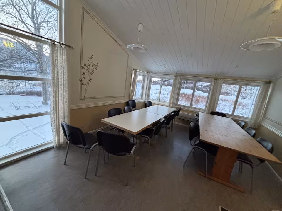 Lysrommet — møterom med vinduer på tre sider
